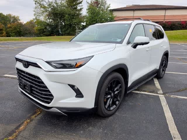 2024 Toyota Grand Highlander Base — photo 1 of 9