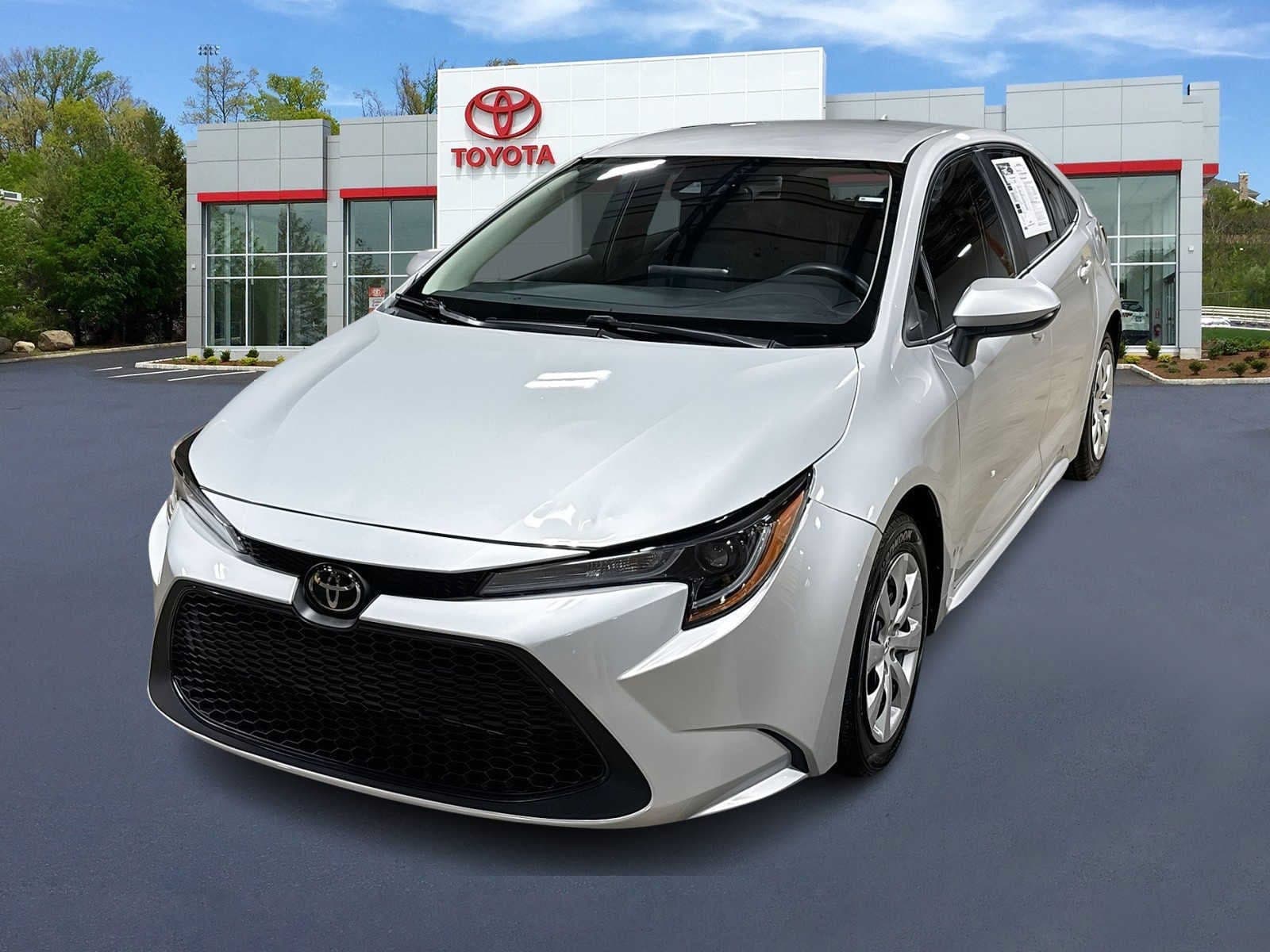 2022 Toyota Corolla LE — photo 1 of 31