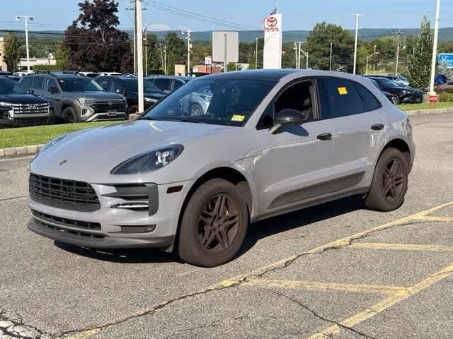 2021 Porsche Macan Base — photo 1 of 9