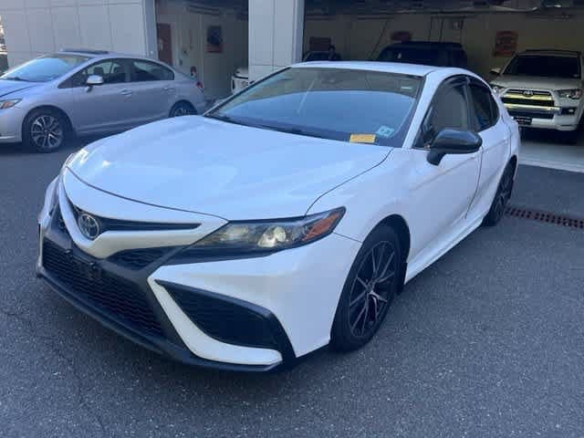 2021 Toyota Camry SE — photo 1 of 9