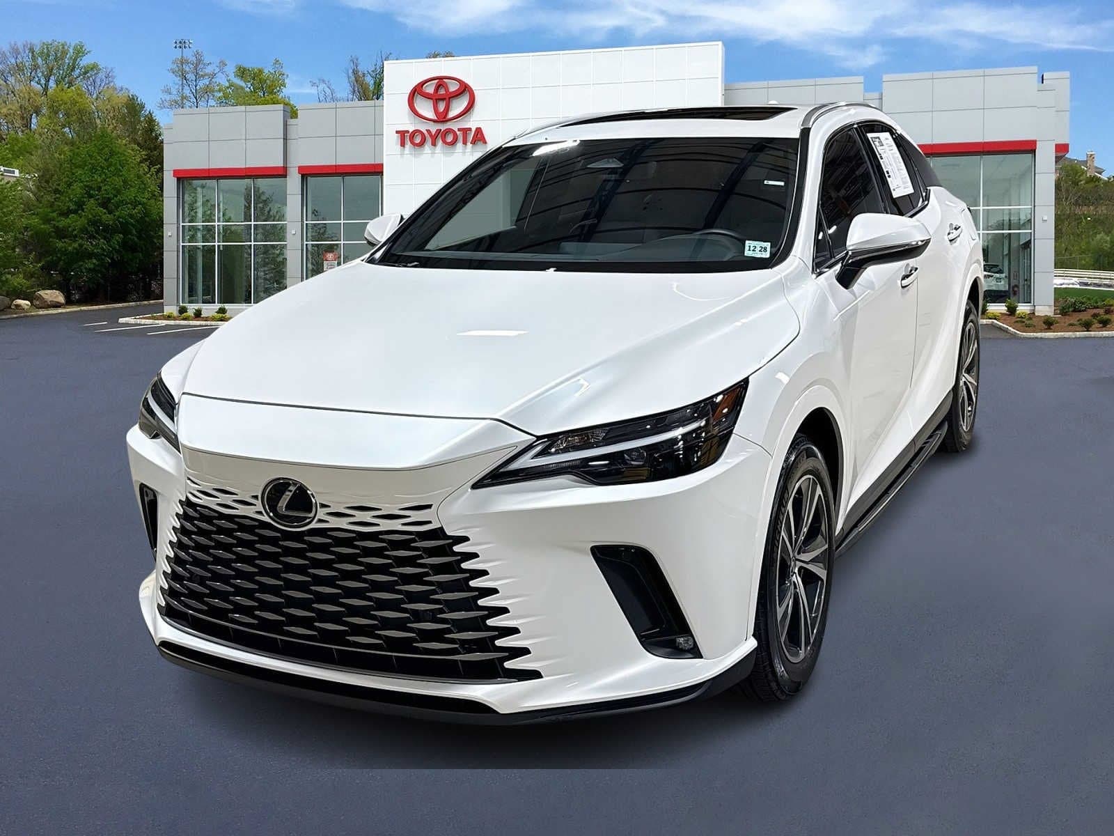 2024 Lexus RX 350 Premium — photo 1 of 36