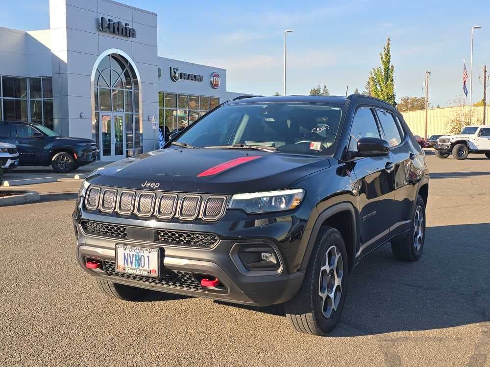 2022 Jeep Compass Trailhawk — photo 1 of 21