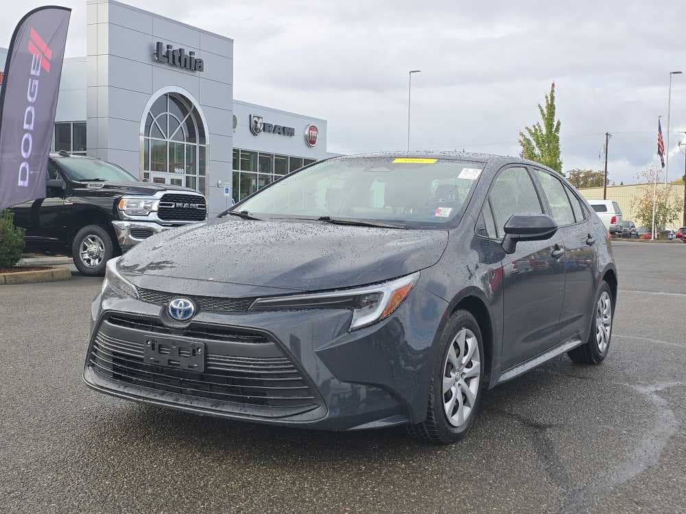 2023 Toyota Corolla Hybrid LE — photo 1 of 21