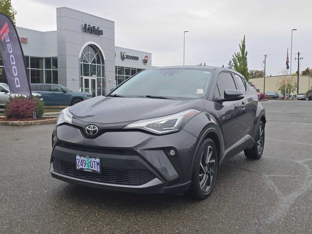2021 Toyota C-HR XLE — photo 1 of 21