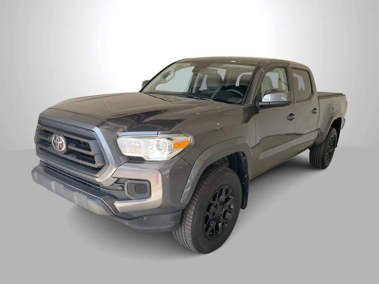 Foto de 2020 Toyota Tacoma SR5 Double Cab 6 Bed V6 AT (Natl)