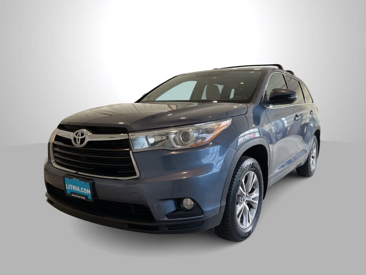 2016 Toyota Highlander LE Plus — photo 1 of 28