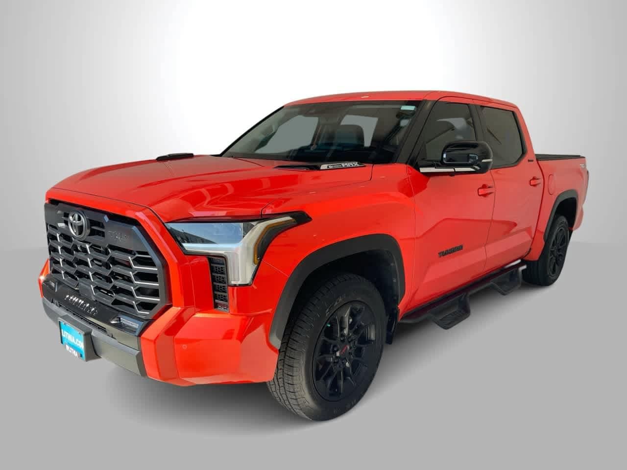 Foto de 2024 Toyota Tundra Limited Hybrid CrewMax 5.5 Bed (Natl)