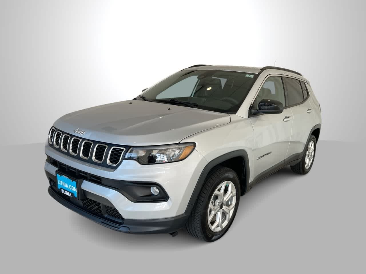 2025 Jeep Compass Latitude — photo 1 of 26