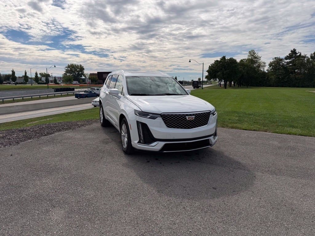 2023 Cadillac XT6 AWD Luxury — photo 1 of 35