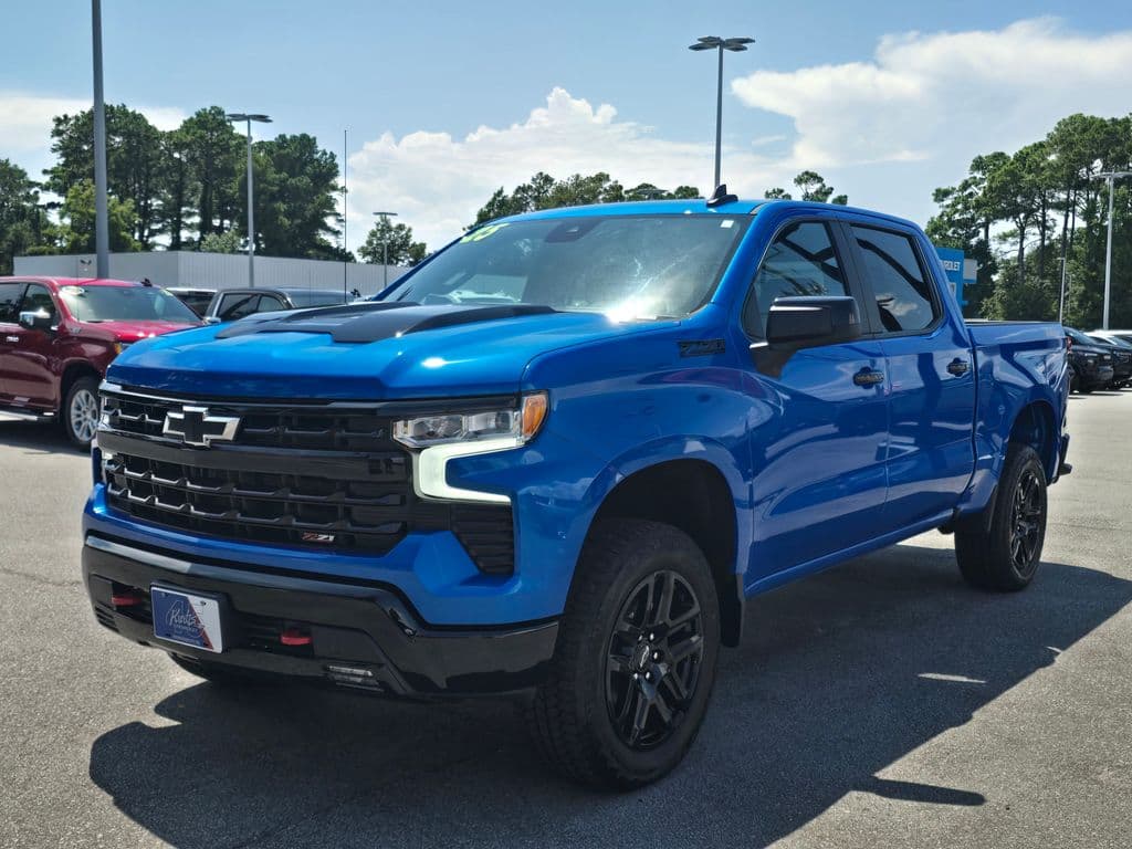 2025 Chevrolet Silverado 1500 LT Trail Boss — photo 1 of 31
