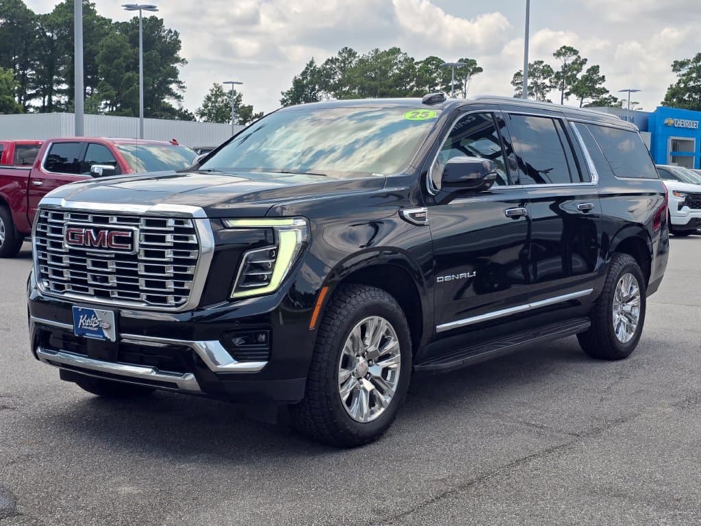 2025 GMC Yukon XL Denali — photo 1 of 31