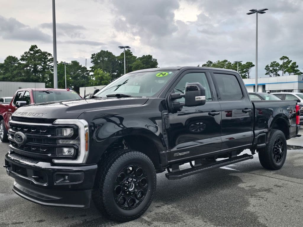 2024 Ford Super Duty F-250 SRW LARIAT — photo 1 of 31