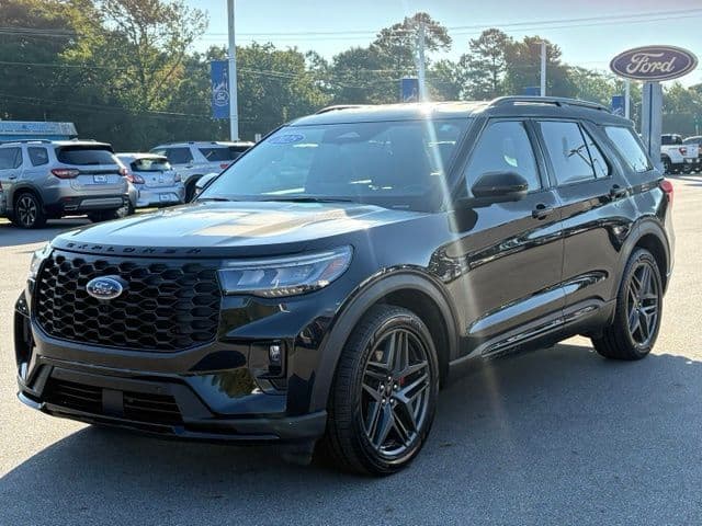 2025 Ford Explorer ST — photo 1 of 30