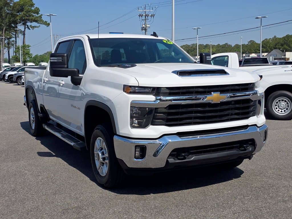 2025 Chevrolet Silverado 2500HD LT — photo 1 of 31