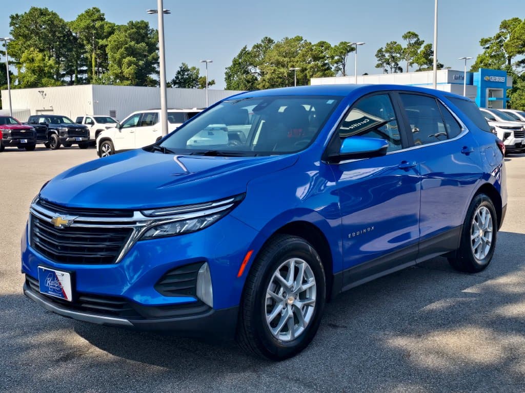 2024 Chevrolet Equinox LT — photo 1 of 30