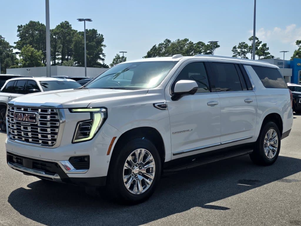 2025 GMC Yukon XL Denali — photo 1 of 31
