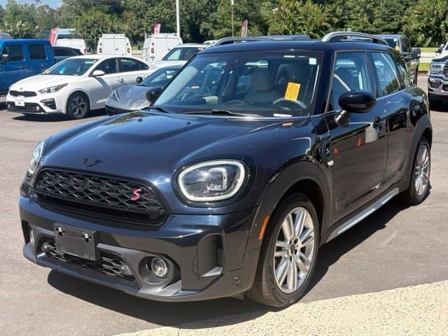 2024 Mini Countryman Base — photo 1 of 15