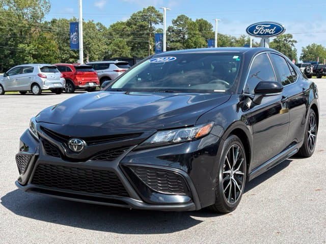 2022 Toyota Camry SE — photo 1 of 29