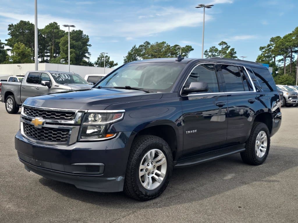 2019 Chevrolet Tahoe LT — photo 1 of 30