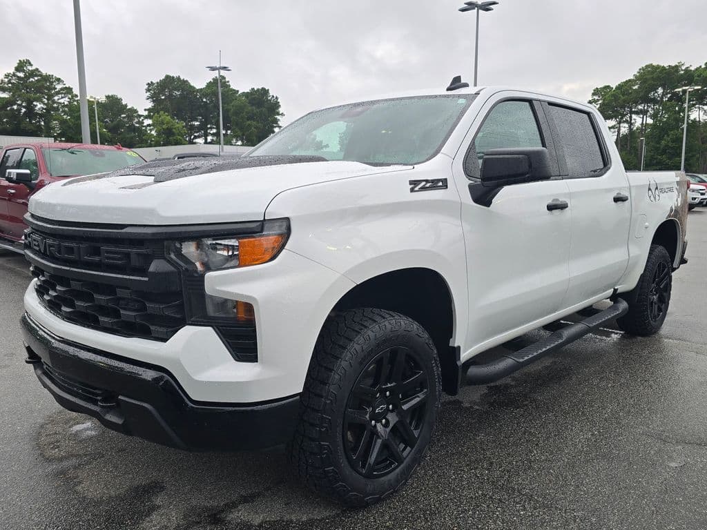 2024 Chevrolet Silverado 1500 Custom Trail Boss — photo 1 of 31