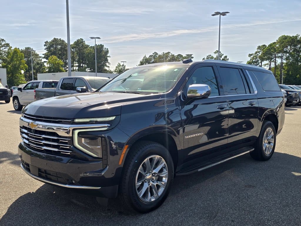 2025 Chevrolet Suburban Premier — photo 1 of 30