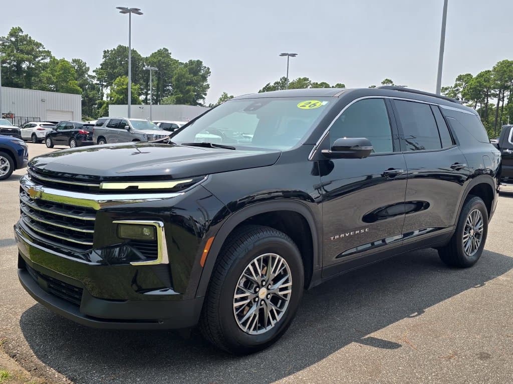 2026 Chevrolet Traverse FWD LT — photo 1 of 31