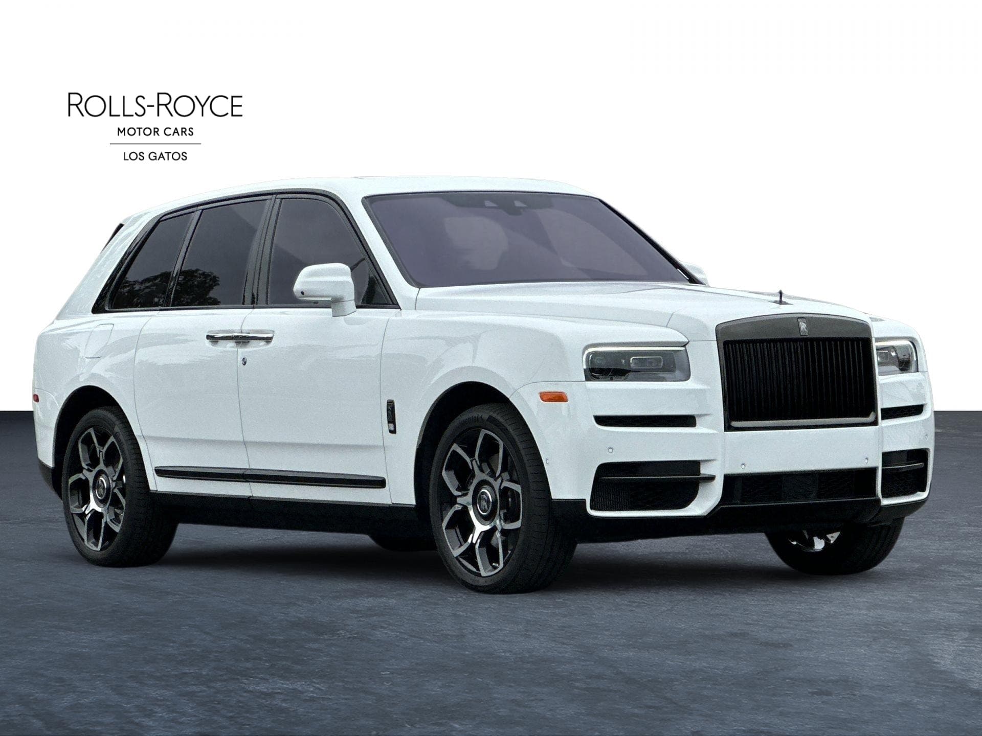 Foto de 2022 Rolls-Royce Black Badge Cullinan