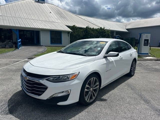 2024 Chevrolet Malibu 2LT — photo 1 of 14