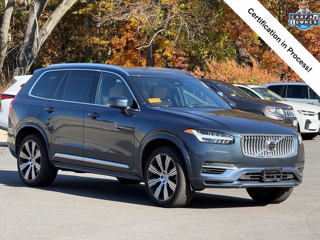 2025 Volvo XC90 Plug-In Hybrid Base — photo 1 of 20