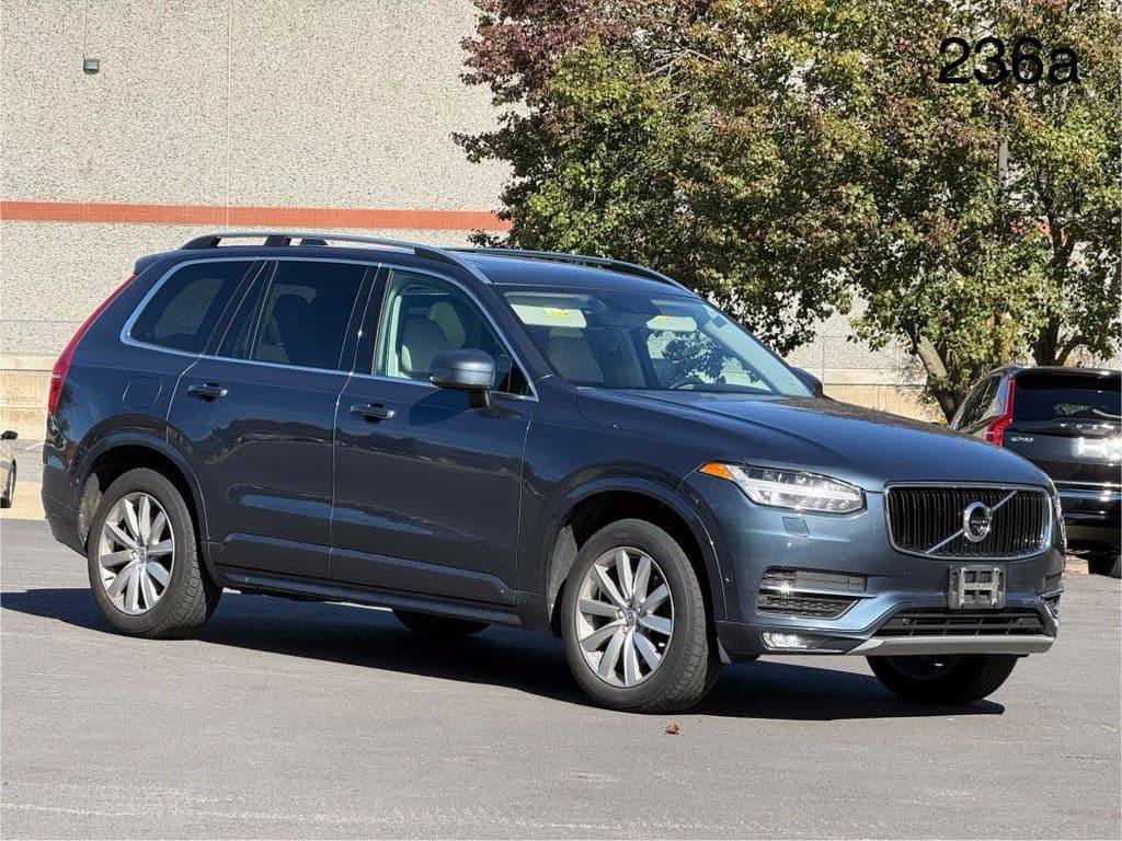 2018 Volvo XC90 Base — photo 1 of 17