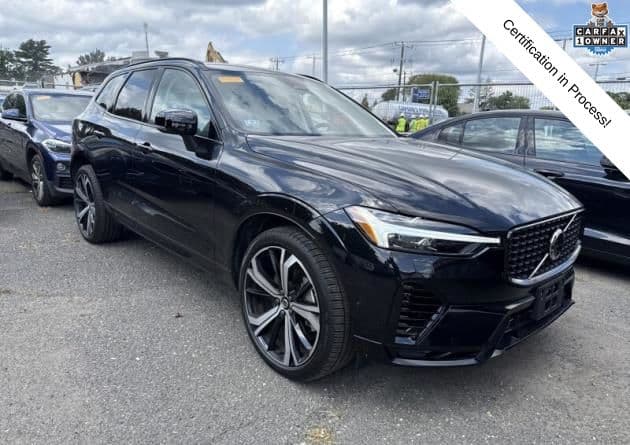 2025 Volvo XC60 Plug-In Hybrid Ultra — photo 1 of 9