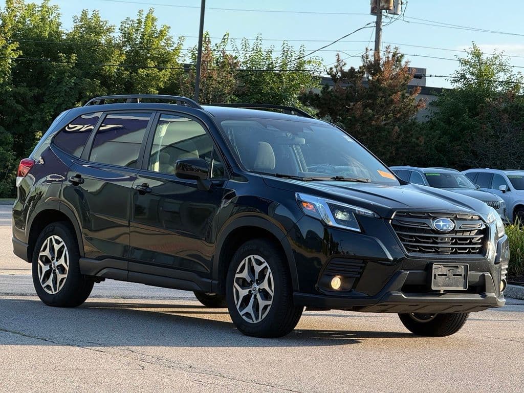 2023 Subaru Forester Premium — photo 1 of 19