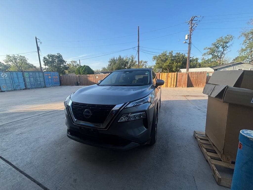 2023 Nissan Rogue SV — photo 1 of 17