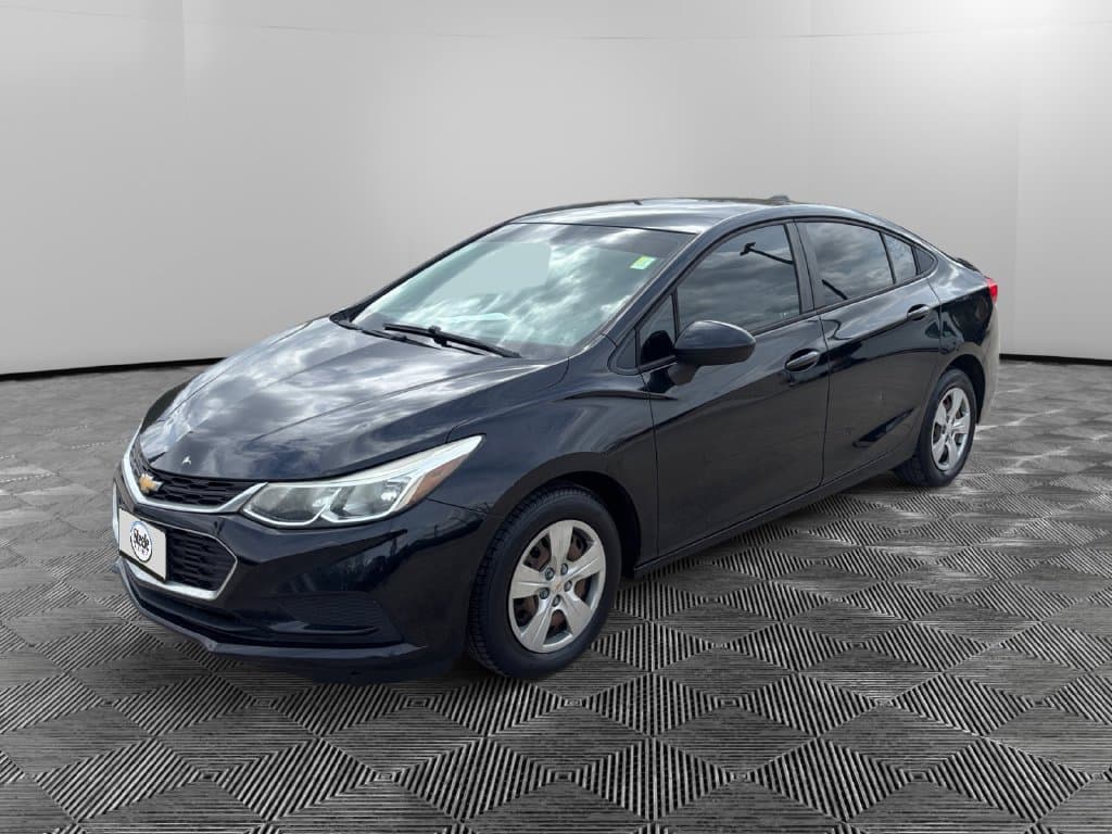 2018 Chevrolet Cruze LS — photo 1 of 20