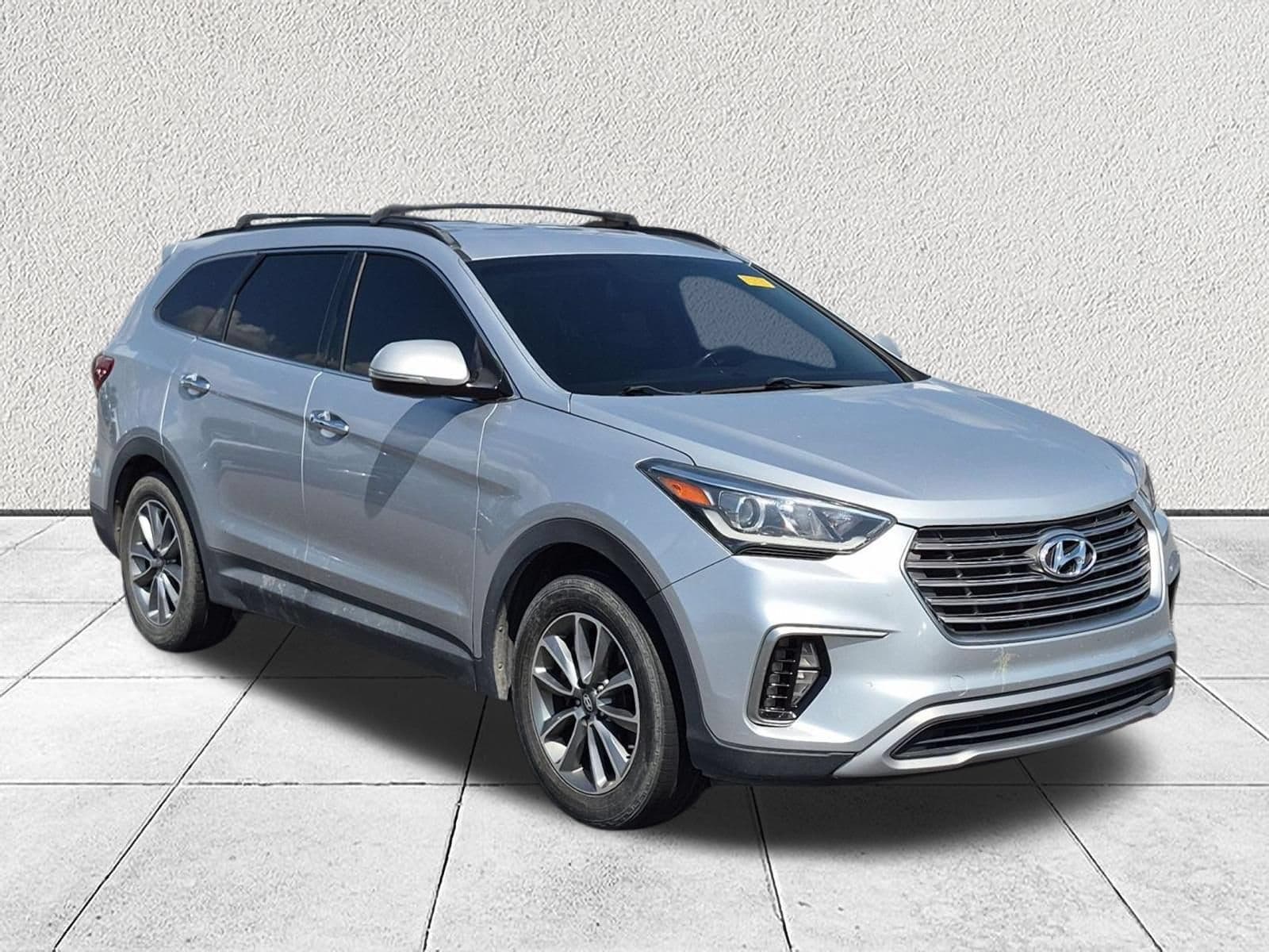 2017 Hyundai Santa Fe Limited — photo 1 of 10