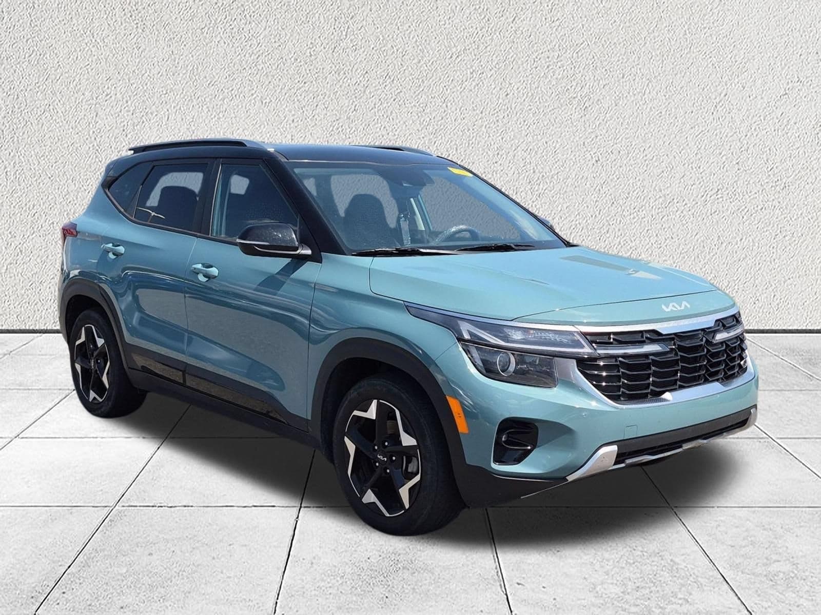 2025 Kia Seltos S — photo 1 of 10