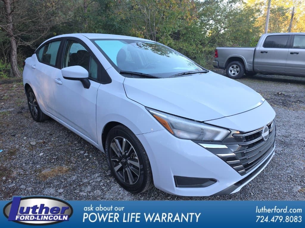 2025 Nissan Versa Base — photo 1 of 20