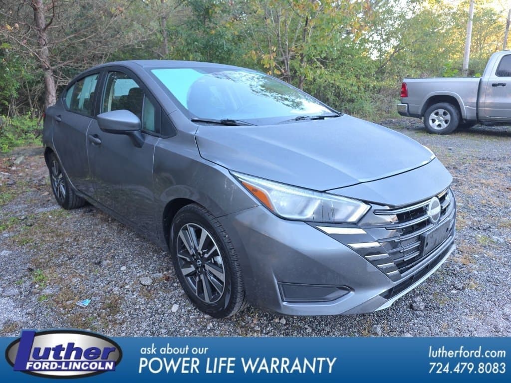 2024 Nissan Versa Base — photo 1 of 18