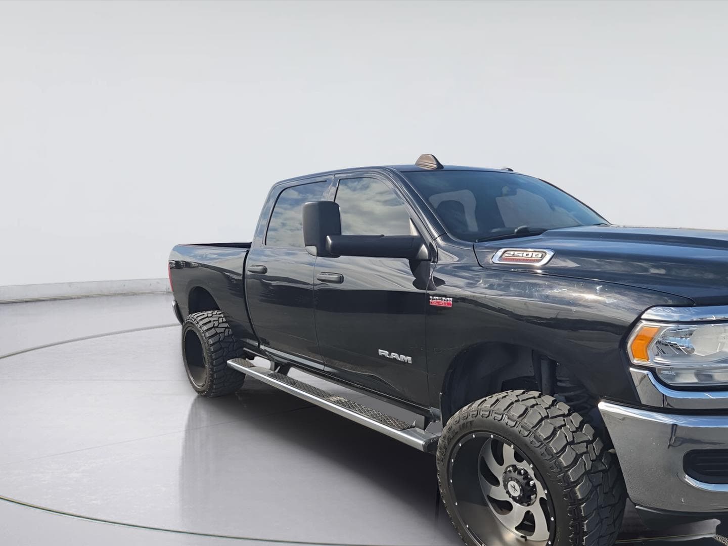 2022 RAM 2500 Tradesman — photo 1 of 8