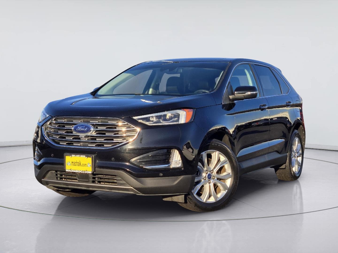 2022 Ford Edge Titanium — photo 1 of 37