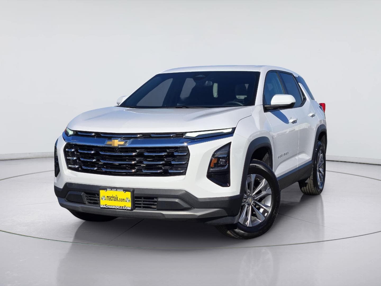 2025 Chevrolet Equinox AWD LT — photo 1 of 35