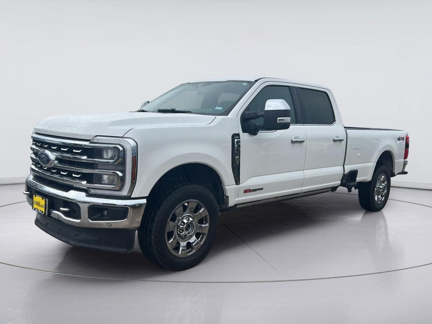 2024 Ford Super Duty F-350 SRW LARIAT — photo 1 of 11