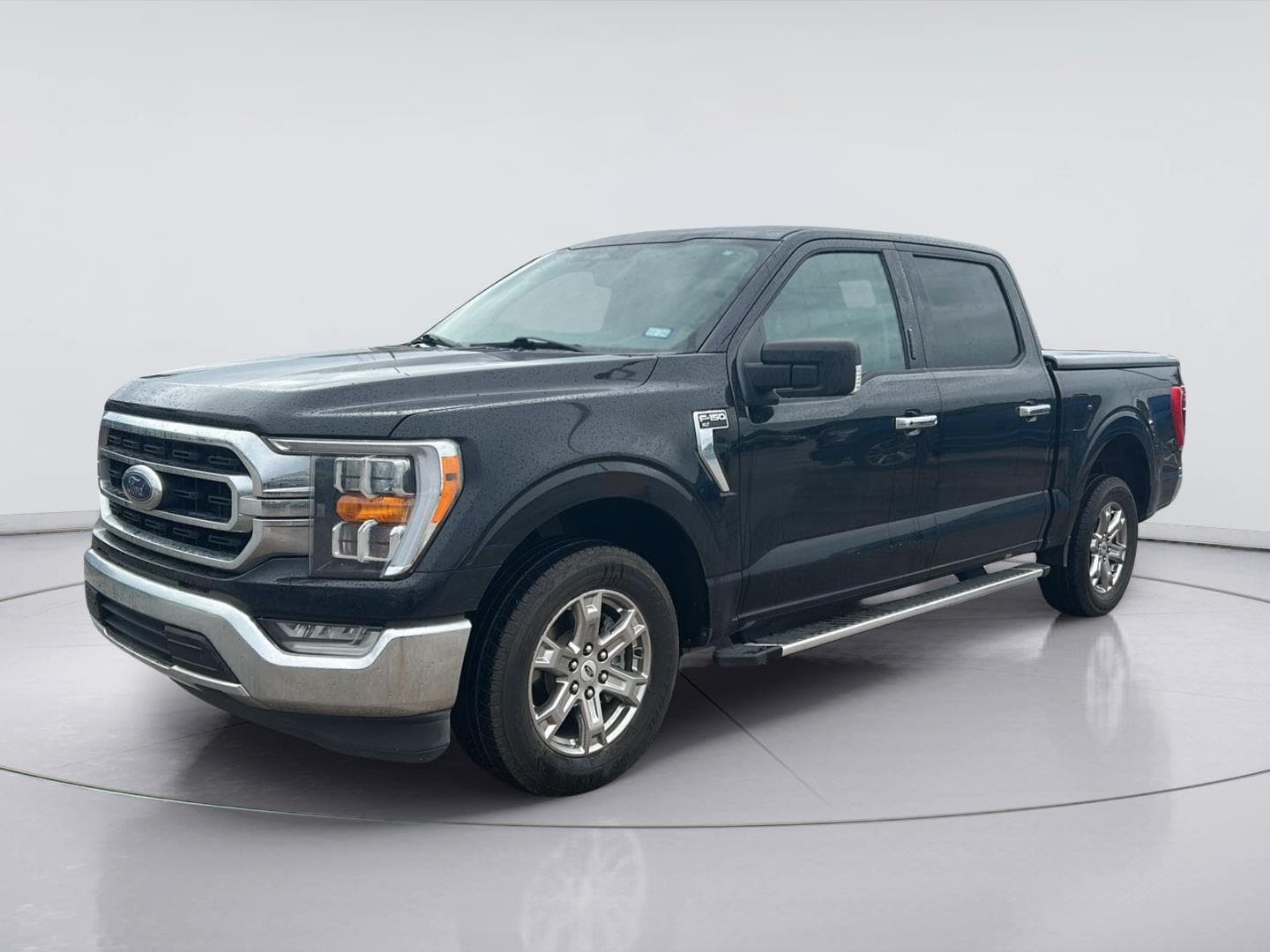 2022 Ford F-150 XLT — photo 1 of 10