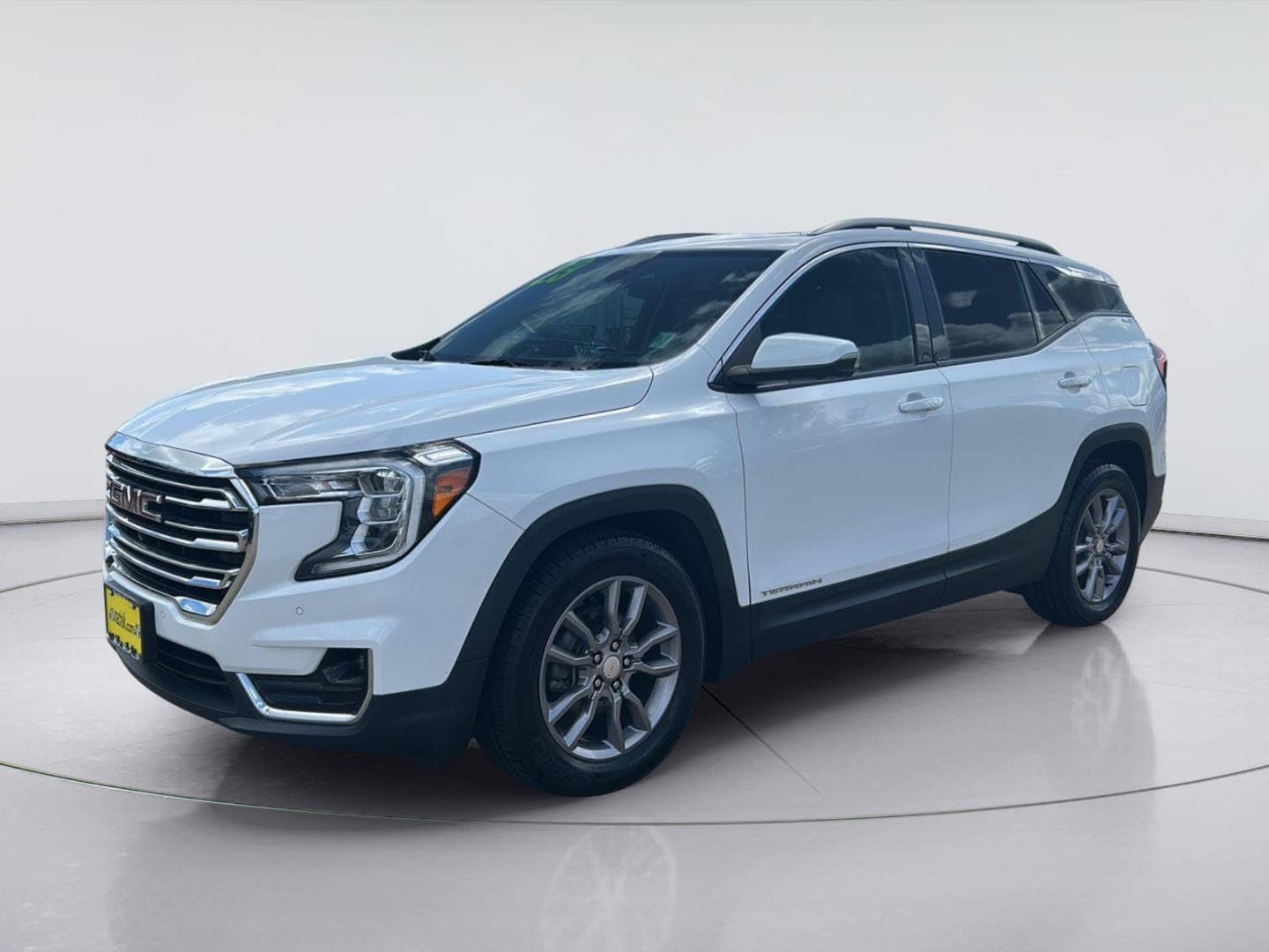 2023 GMC Terrain SLT — photo 1 of 34