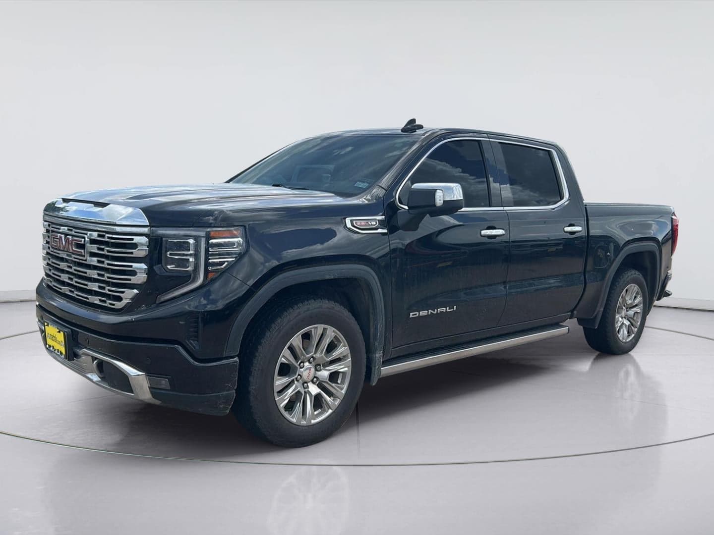 2022 GMC Sierra 1500 Denali — photo 1 of 11