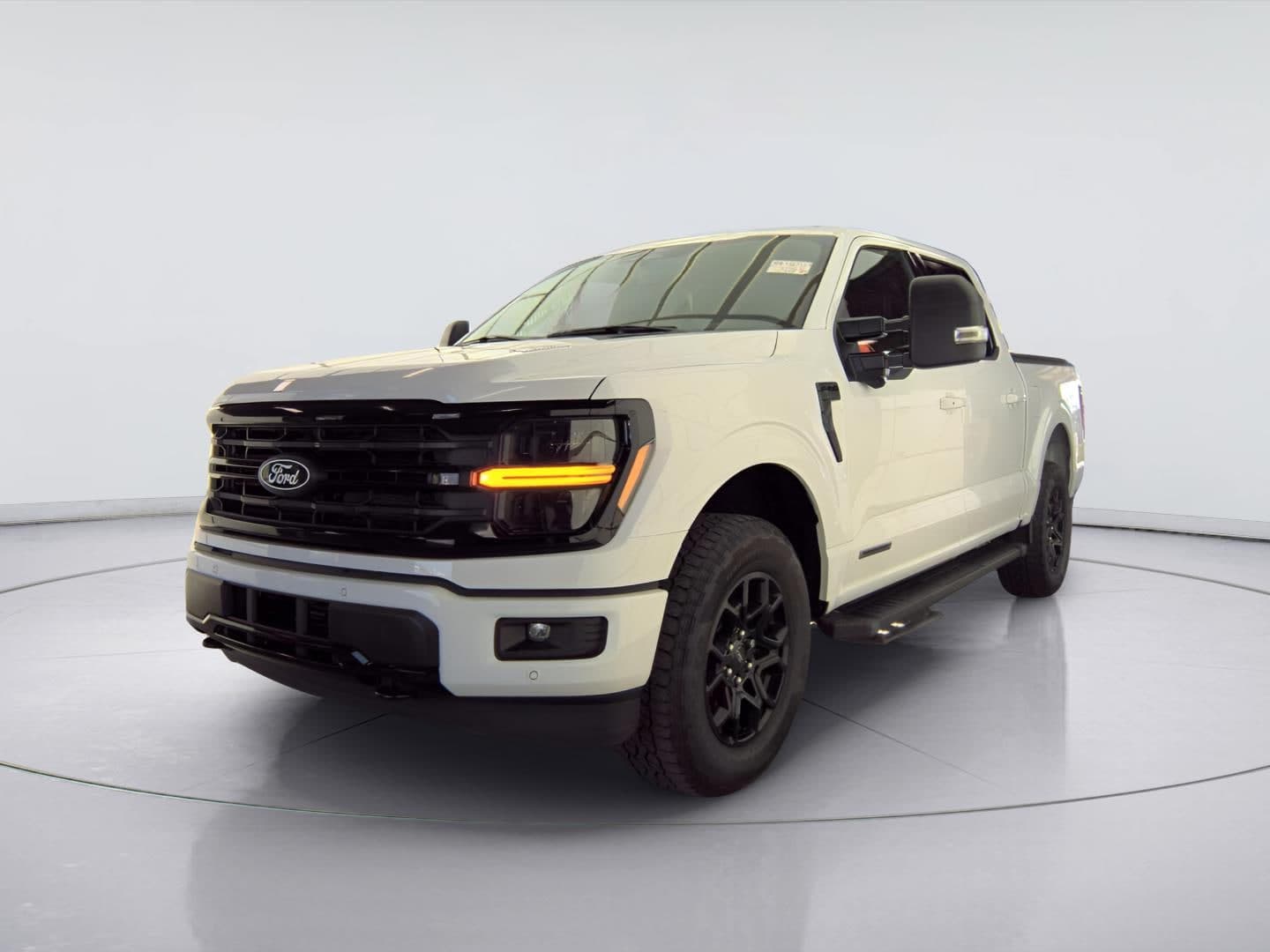 2024 Ford F-150 XLT — photo 1 of 8