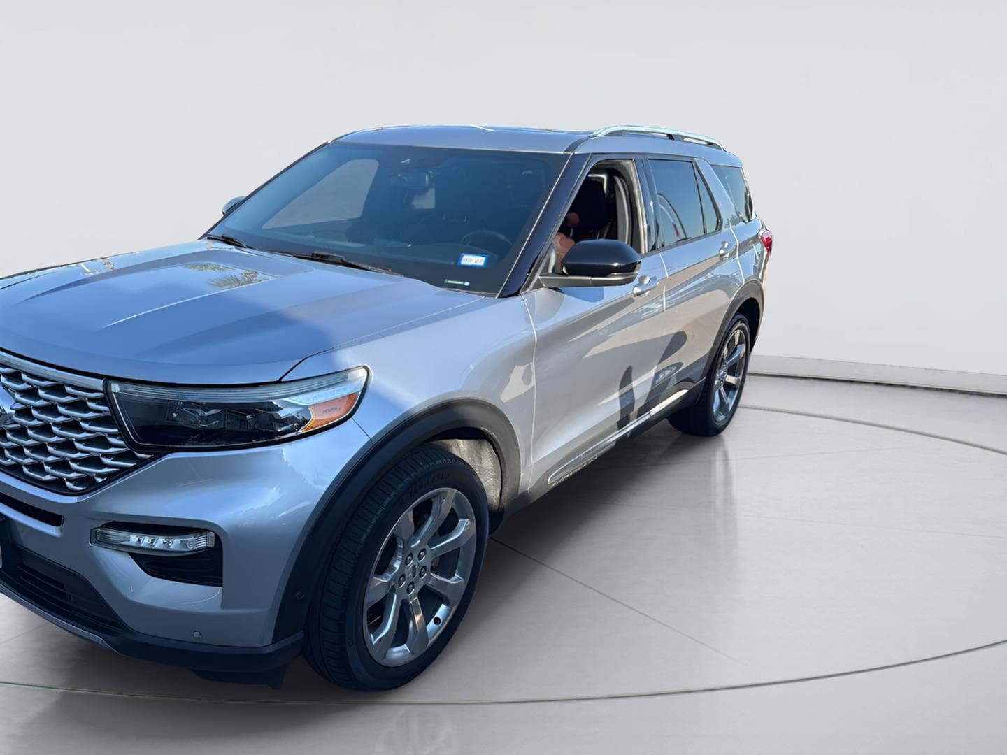 2020 Ford Explorer Platinum — photo 1 of 7