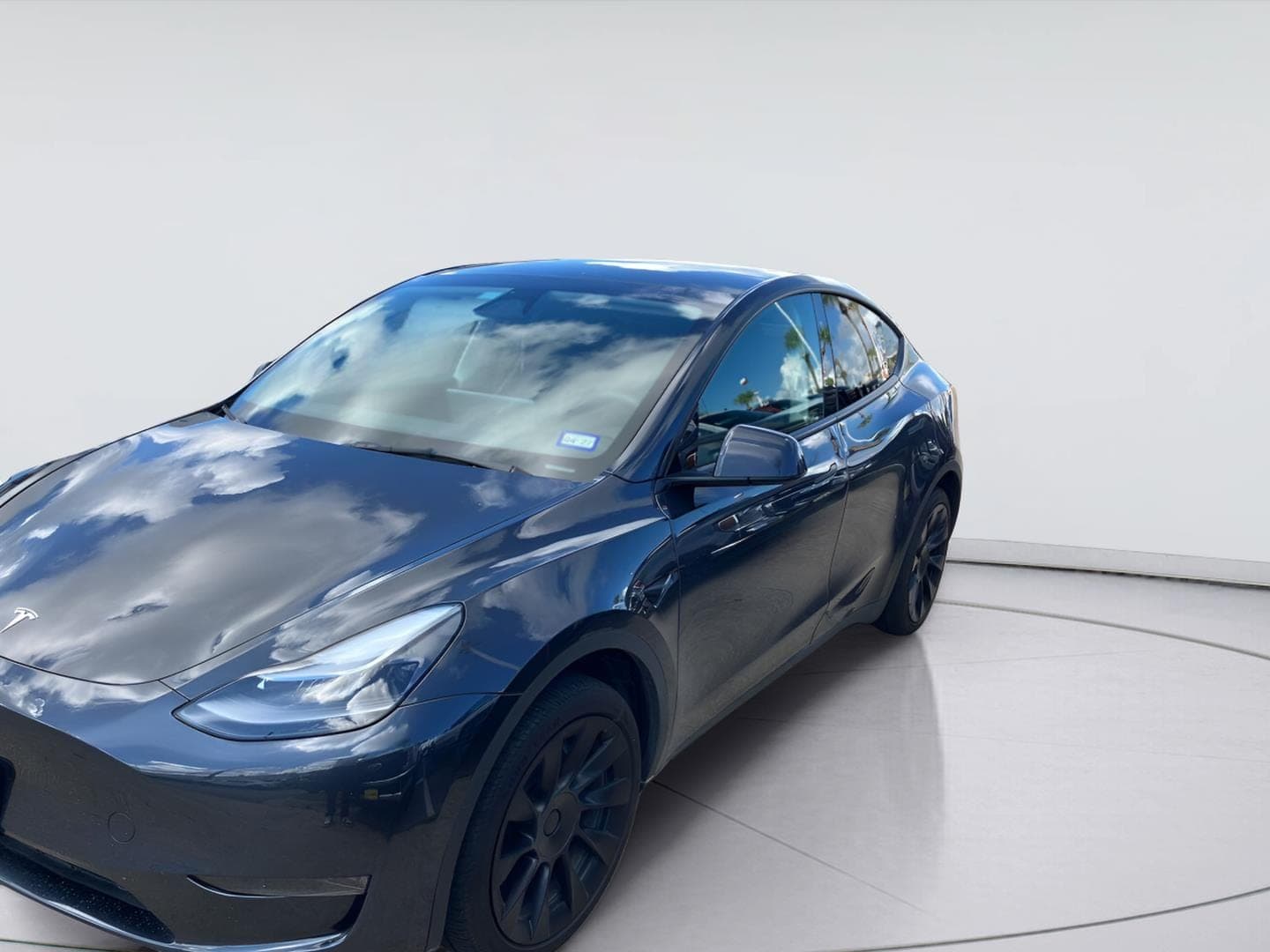2024 Tesla Model Y Base — photo 1 of 8
