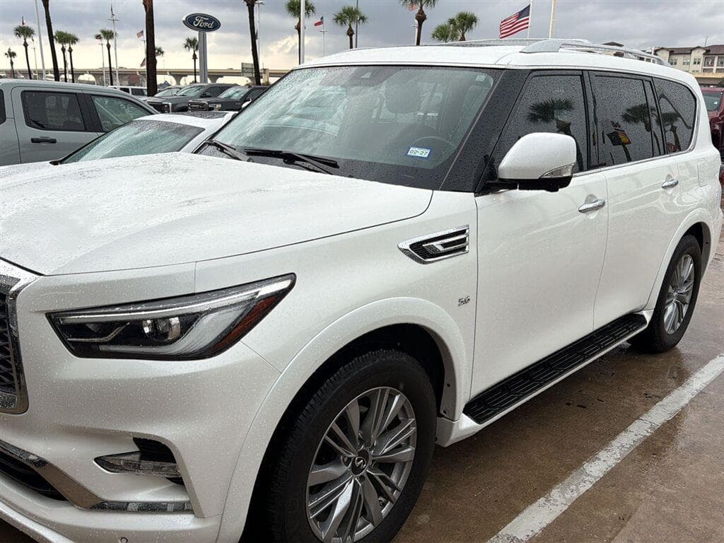 2020 INFINITI QX80 LUXE — photo 1 of 4