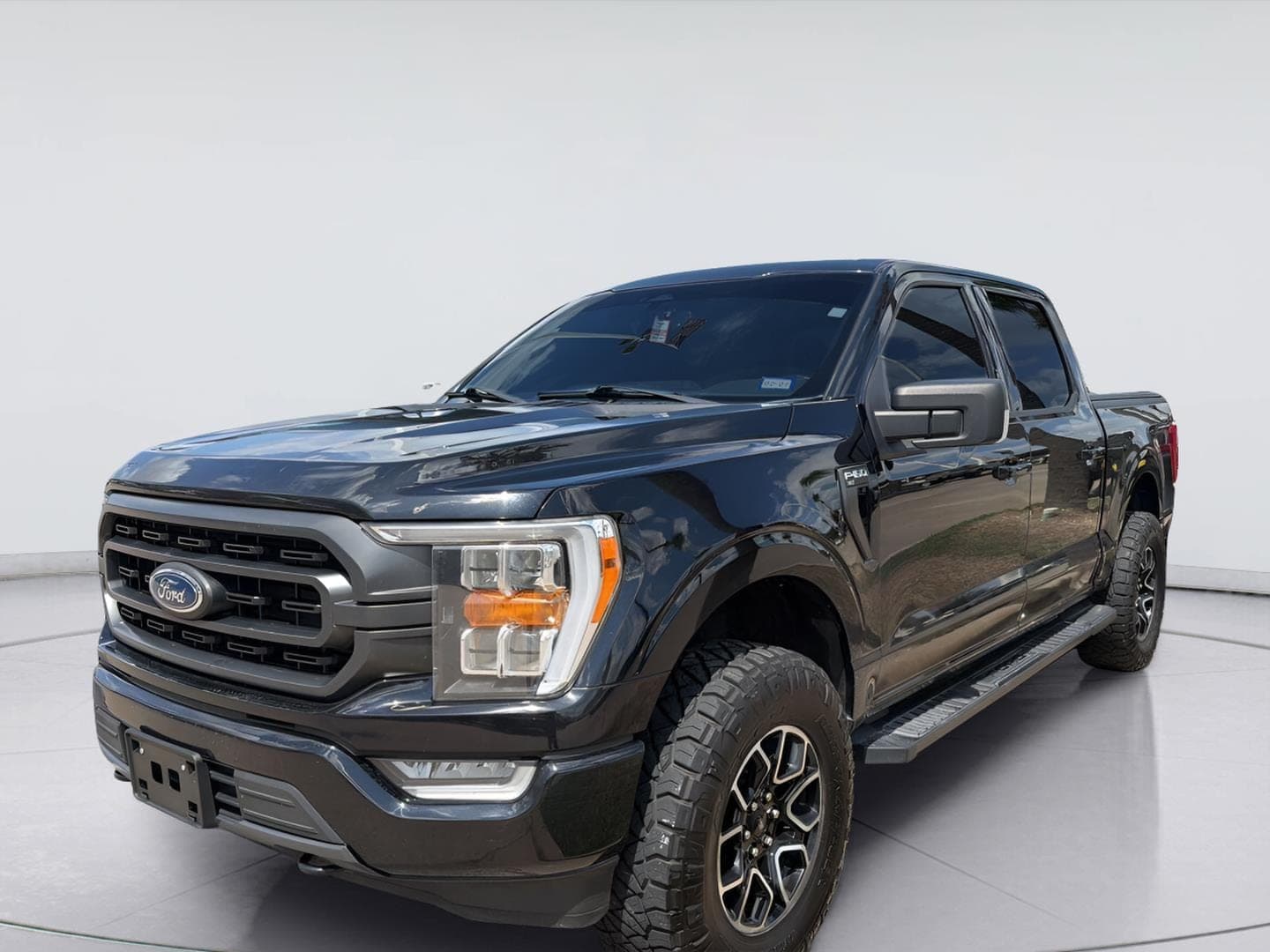 2023 Ford F-150 XLT — photo 1 of 7
